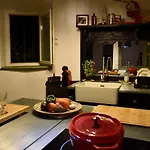 Будинок відпочинку Maison En Pierre Renovee Avec Jardin Et Piscine Privative Chauffee
