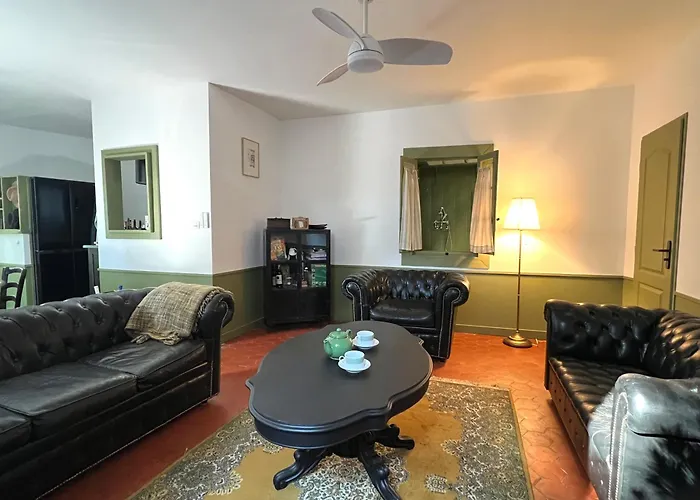 Maison En Pierre Renovee Avec Jardin Et Piscine Privative Chauffee