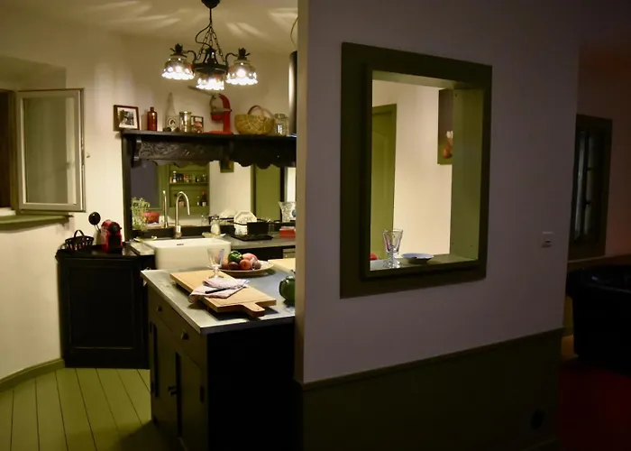 Maison En Pierre Renovee Avec Jardin Et Piscine Privative Chauffee *