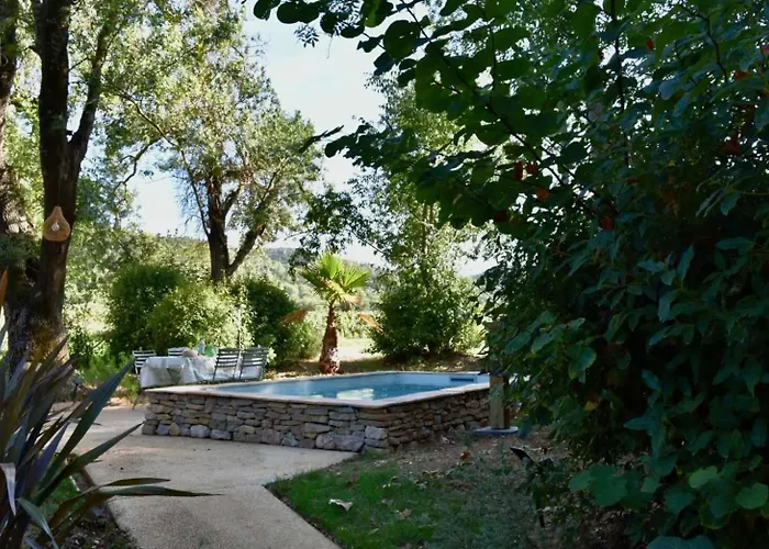 Maison En Pierre Renovee Avec Jardin Et Piscine Privative Chauffee *