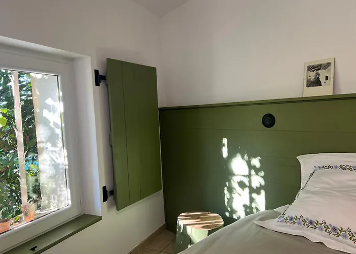 Maison En Pierre Renovee Avec Jardin Et Piscine Privative Chauffee Holiday home *